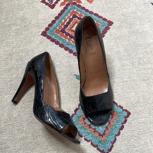 Alaia Open Toe Croc pumps